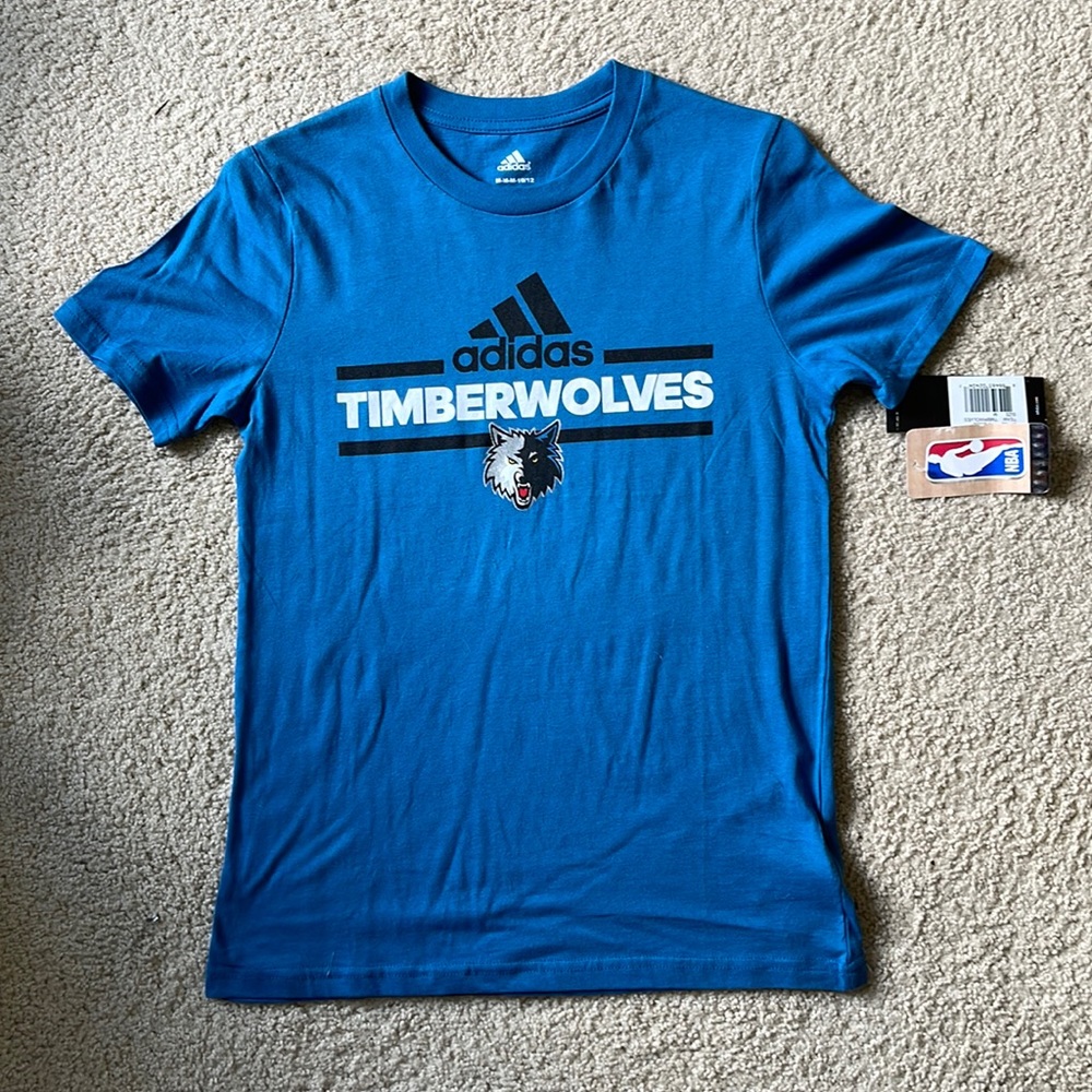 BRAND NEW Kids Size M Adidas Minnesota Timberwolves Tee (VINTAGE NBA LICENSED)